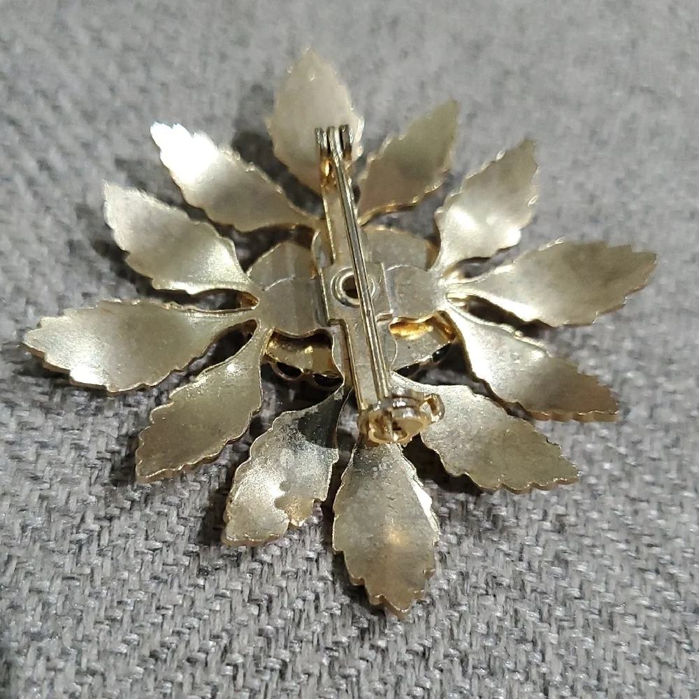 Vintage charming brooch